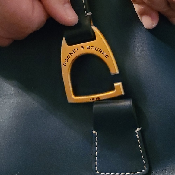 Dooney & Bourke purse - Picture 6 of 16